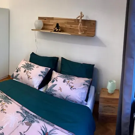 Bruyeres アパート